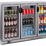 Armario Expositor Refrigerado Acero Inoxidable 3 Puertas de Cristal 2 Estantes 330 Litros Gama ERV 1350x510x920h mm ERV 35 II Infrico
