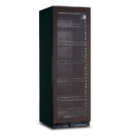 Armario Expositor Refrigerado para Vinos 1 Puerta de Cristal 438 Litros 160 Botellas 5 Estantes 595x690x1800h mm KCW 180 BEV Horekus