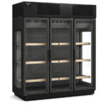 Armario Expositor Refrigerado para Vinos 3 Puertas de Cristal 1570 Litros 300 Botellas 6 Estantes Serie VITIS 1925x805x2131h mm EFIWH-3R Docriluc