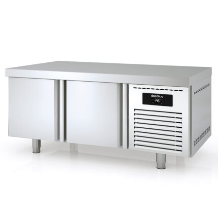 Mesa Refrigerada Acero Inoxidable 2 Puertas Opacas 2 Estantes 169 Litros Serie LUMINIS 1345x700x600h mm MKR-135 Docriluc