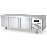 Mesa Refrigerada Acero Inoxidable 3 Puertas Opacas 3 Estantes 264 Litros Serie LUMINIS 1795x700x600h mm MKR-180 Docriluc