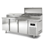 Mesa Refrigerada para Ingredientes 10 Cubetas GN 1/4 - 3 Puertas Opacas 3 Estantes 562 Litros Serie ARGENTUM 2020x800x850h mm MIE-80-200 Docriluc