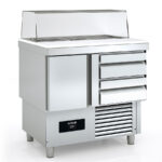 Mesa Refrigerada para Ingredientes 18 Cubetas GN 1/6 y 6 Cubetas GN 1/9 - 2 Puertas Opacas 2 Estantes 2 Cajones 169 Litros Serie ARGENTUM 925x700x890h mm MSSC-100 Docriluc