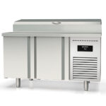 Mesa Refrigerada para Ingredientes 8 Cubetas GN 1/4 - 2 Puertas Opacas 2 Estantes 686 Litros Serie ARGENTUM 1495x800x850h mm MIE-80-150 Docriluc