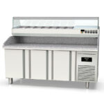 Mesa Refrigerada para Pizza 8 Cubetas GN 1/4 - 3 Puertas Opacas 3 Estantes 399 Litros Serie CRUSTUM 1795x700x850h mm MPI-70-180-R Docriluc