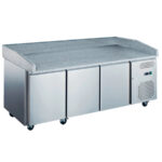Mesa Refrigerada para Pizza 3 Puertas Opacas 3 Estantes 645 Litros 2025x800x1000h mm GF060 GASFRIT